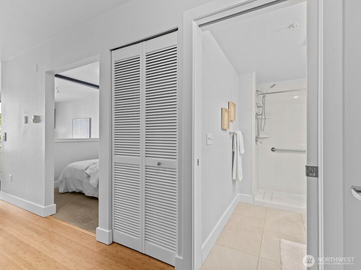Property Photo: 5650 24th Avenue NW 312 WA 98107