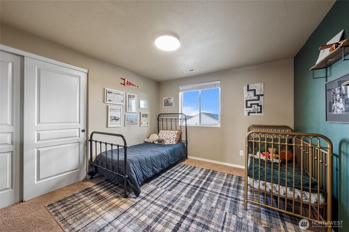 Property Photo:  728 S Lakeland  WA 98837 