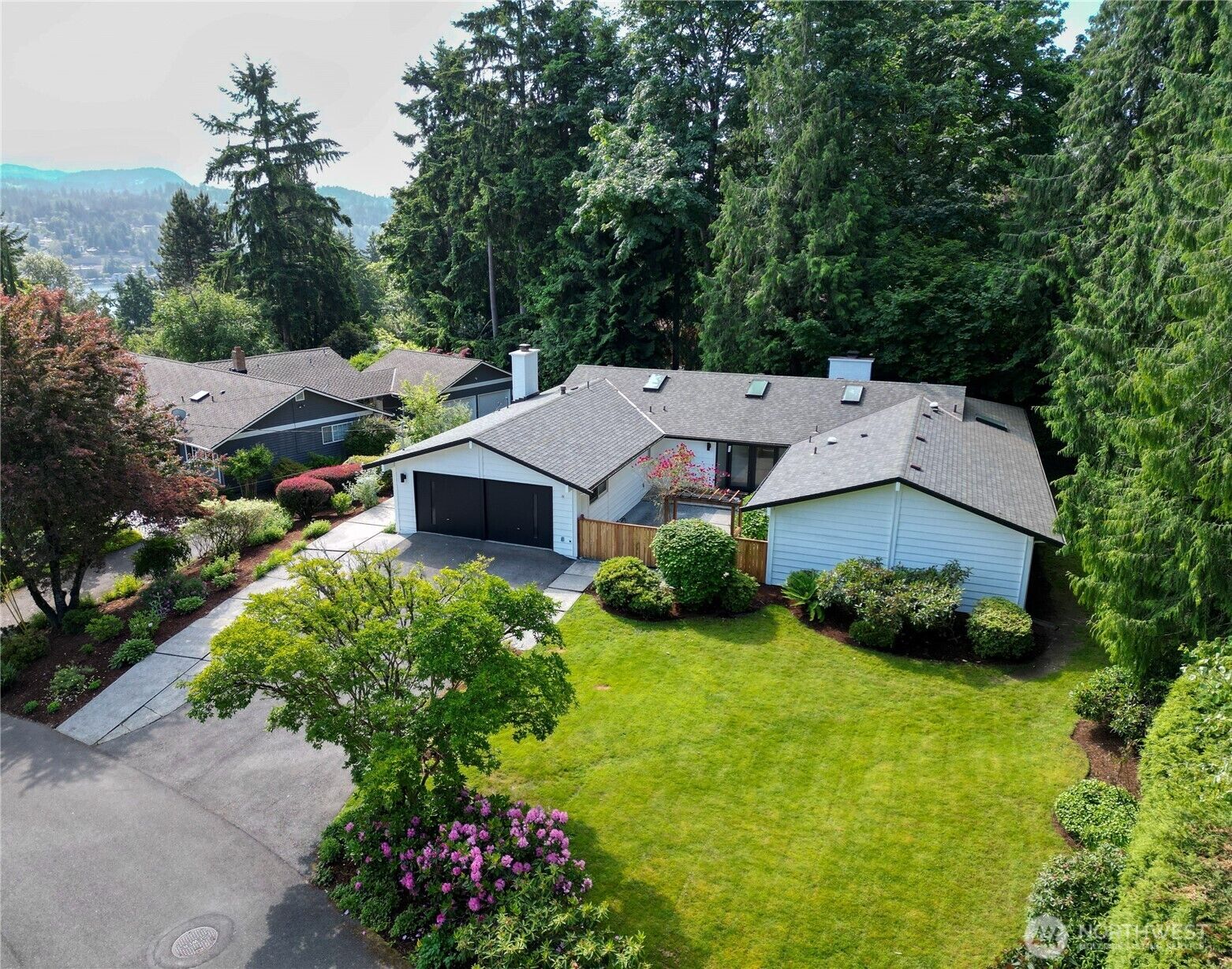 Property Photo:  9233 SE 59th Street  WA 98040 