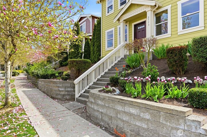 Property Photo:  2773 NE Magnolia Street  WA 98029 