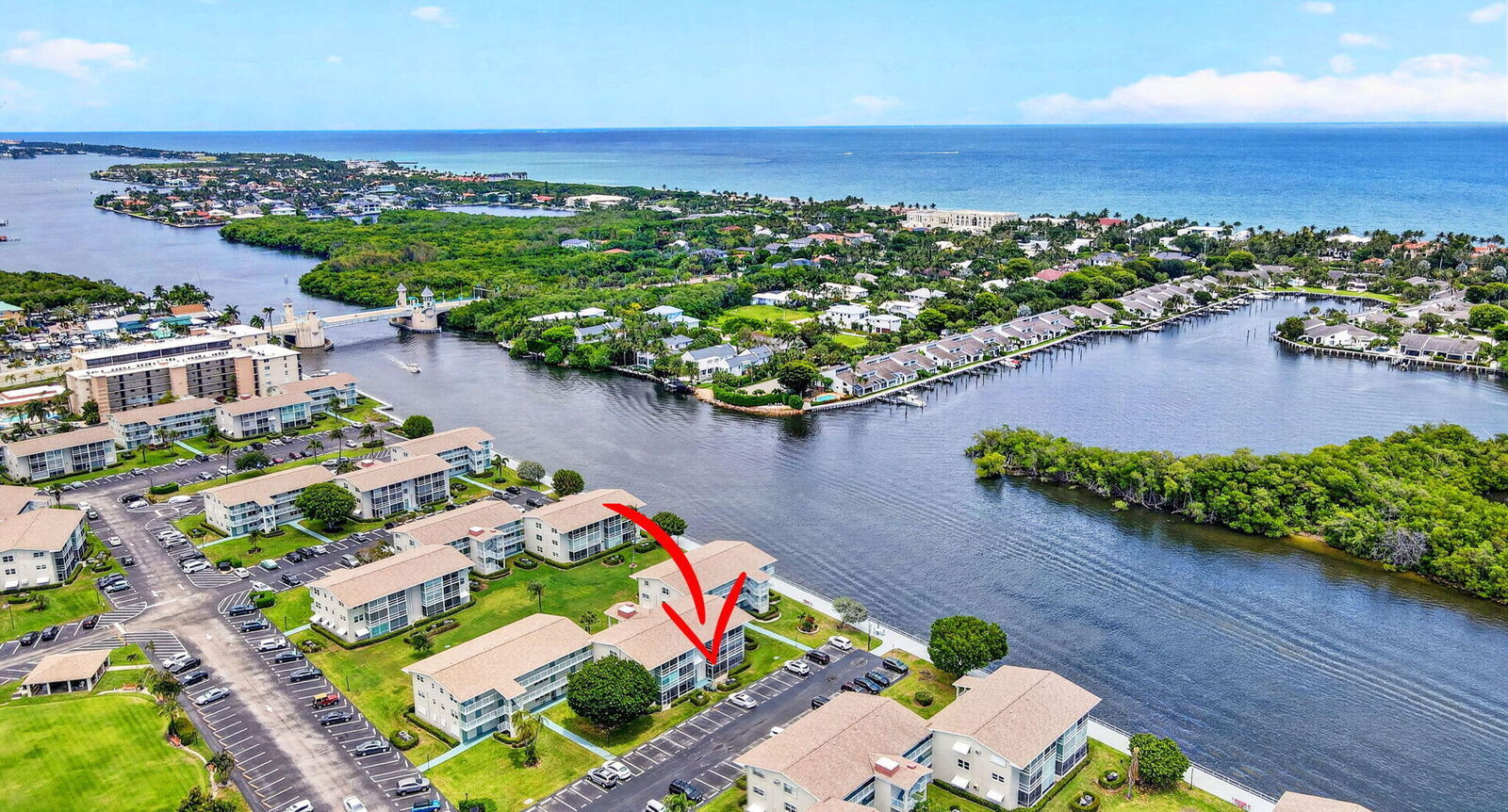 Property Photo:  370 Horizon Street E  FL 33435 
