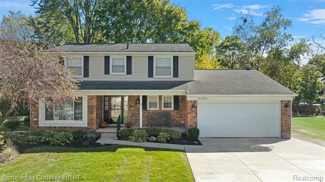Property Photo:  41501 Ladywood Court  MI 48168 