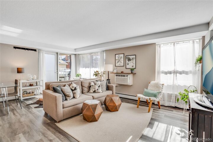 Property Photo:  1150 Vine Street 201  CO 80206 