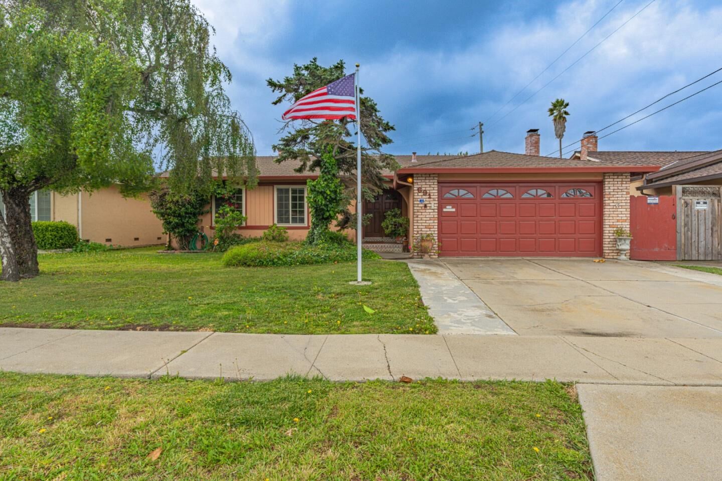Property Photo:  691 Park Street  CA 93901 
