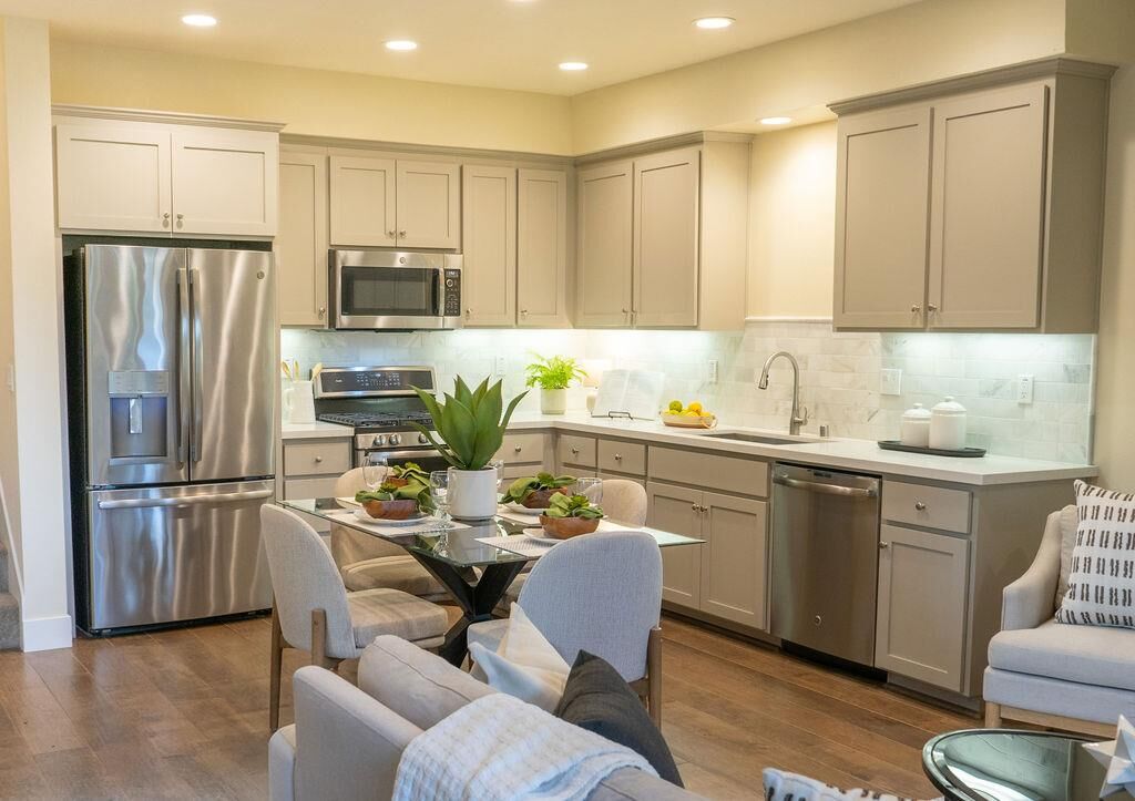 Property Photo:  174 Tilton Avenue  CA 94401 