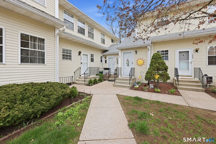 Property Photo:  1402 Sunfield Drive 1402  CT 06074 