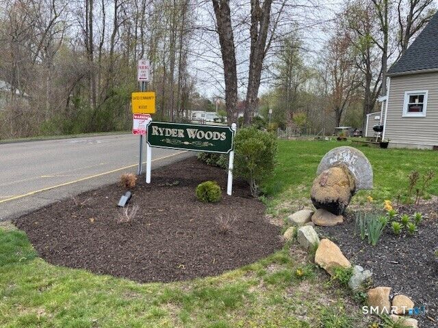 Property Photo:  7 Breezy Lane  CT 06460 