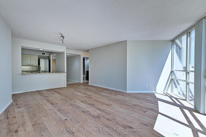 Property Photo:  50 Eglinton Avenue W 306  ON L5R 3P5 