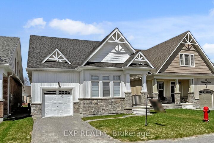 Property Photo: 10 Palmira Drive ON L0E 1R0