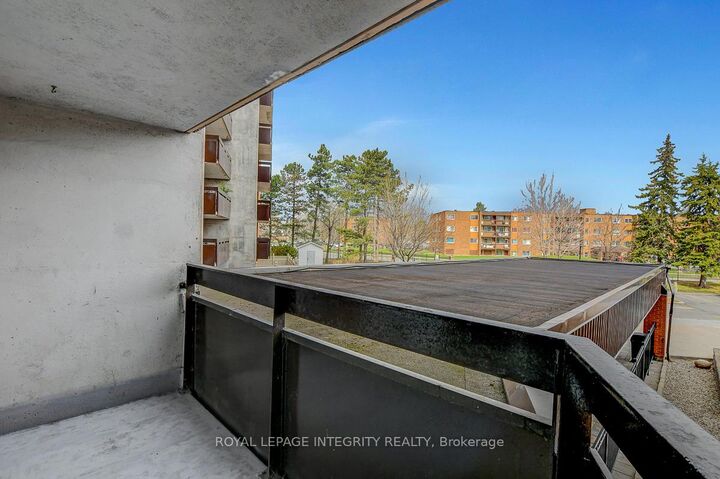 Property Photo: 2000 Jasmine Crescent 206 ON K1J 8K4