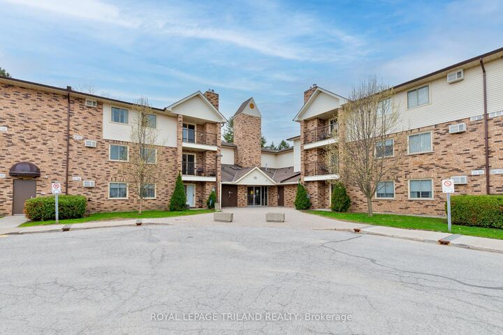 440 Wellington Street 123 — photo 1