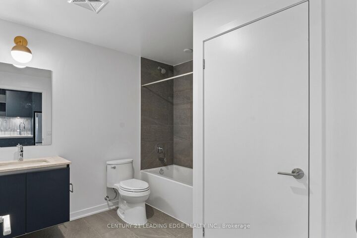 Property Photo:  395 Dundas Street W 614  ON L6M 5R8 