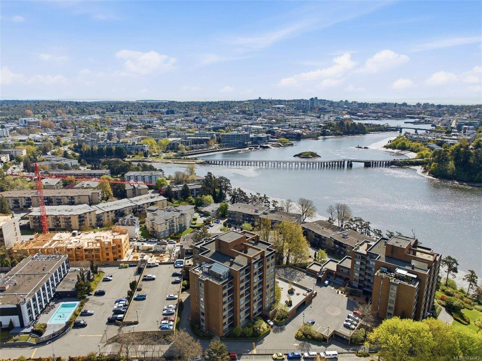 Property Photo: 103 Gorge Rd E 308 BC V9A 6Z2