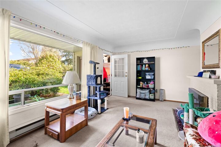Property Photo: 625 Broadway St BC V8Z 2G5