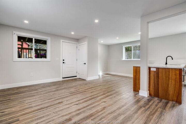 Photo de la propriété:  36 Victoria Avenue South  ON N8H 2W6 