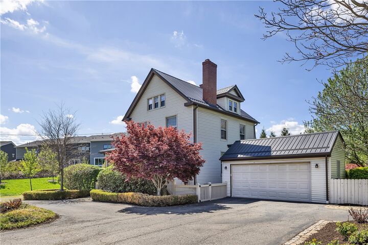 Property Photo: 1226 Mayview Rd PA 15241