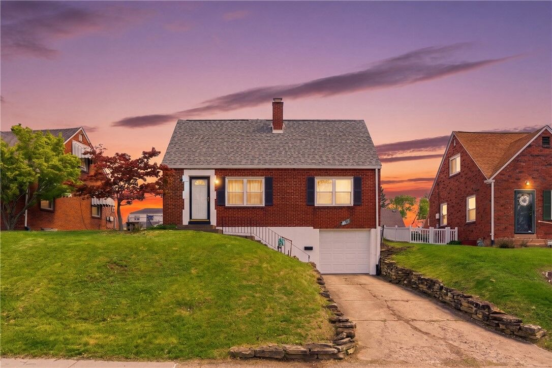 Property Photo:  1733 Harcor Dr  PA 15226 