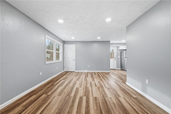 Property Photo:  1100 Summit Ave  PA 15068 