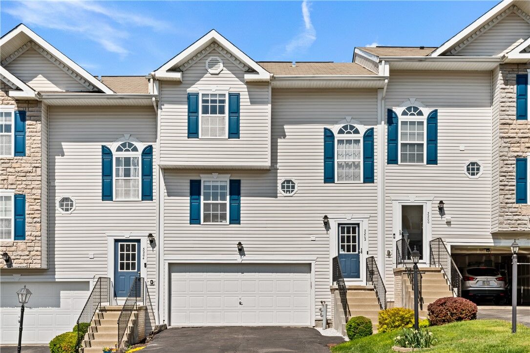 Property Photo:  3202 Canterbury Dr  PA 15126 