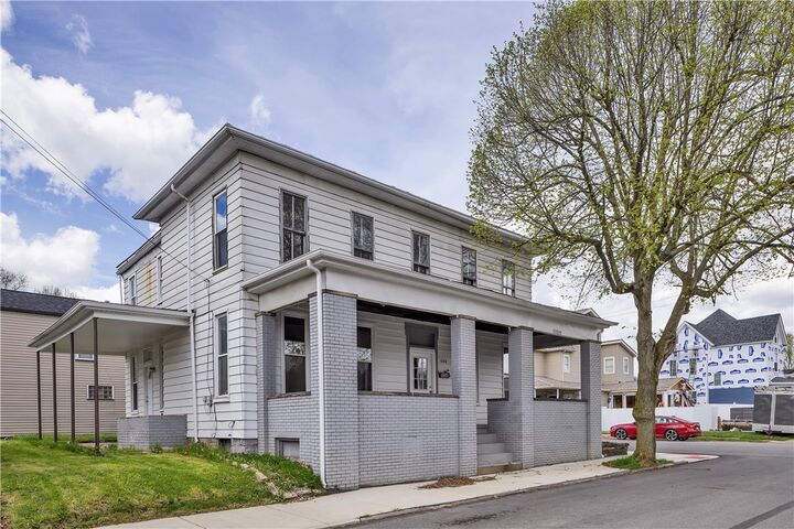 Property Photo:  1000 9th Ave  PA 15066 