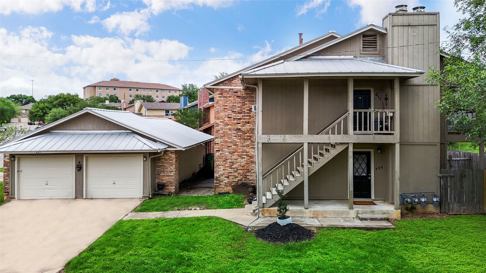 Property Photo:  409 Rawhide Loop  TX 78681 