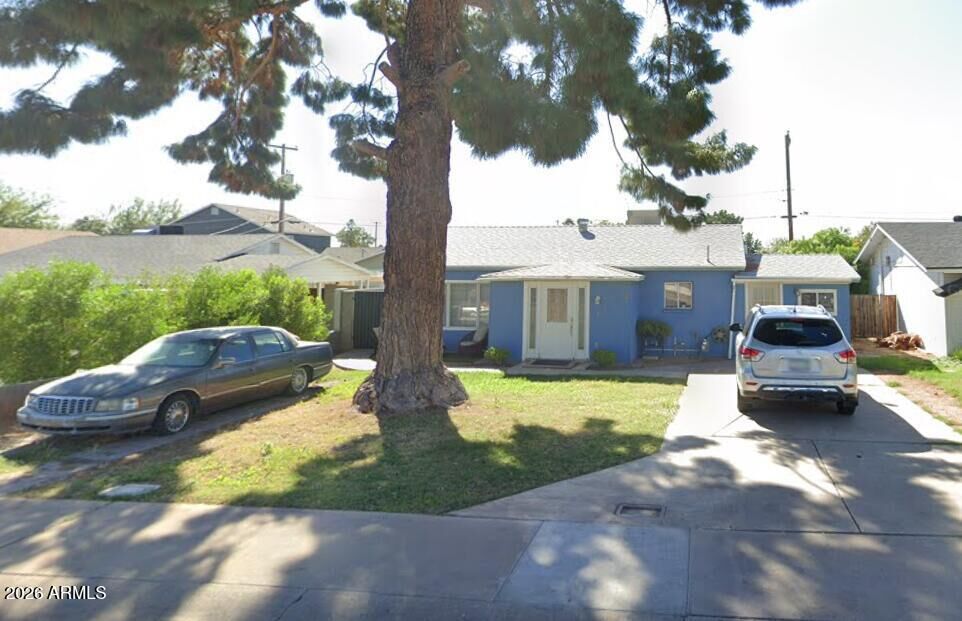 Property Photo:  655 E 2nd Street  AZ 85203 