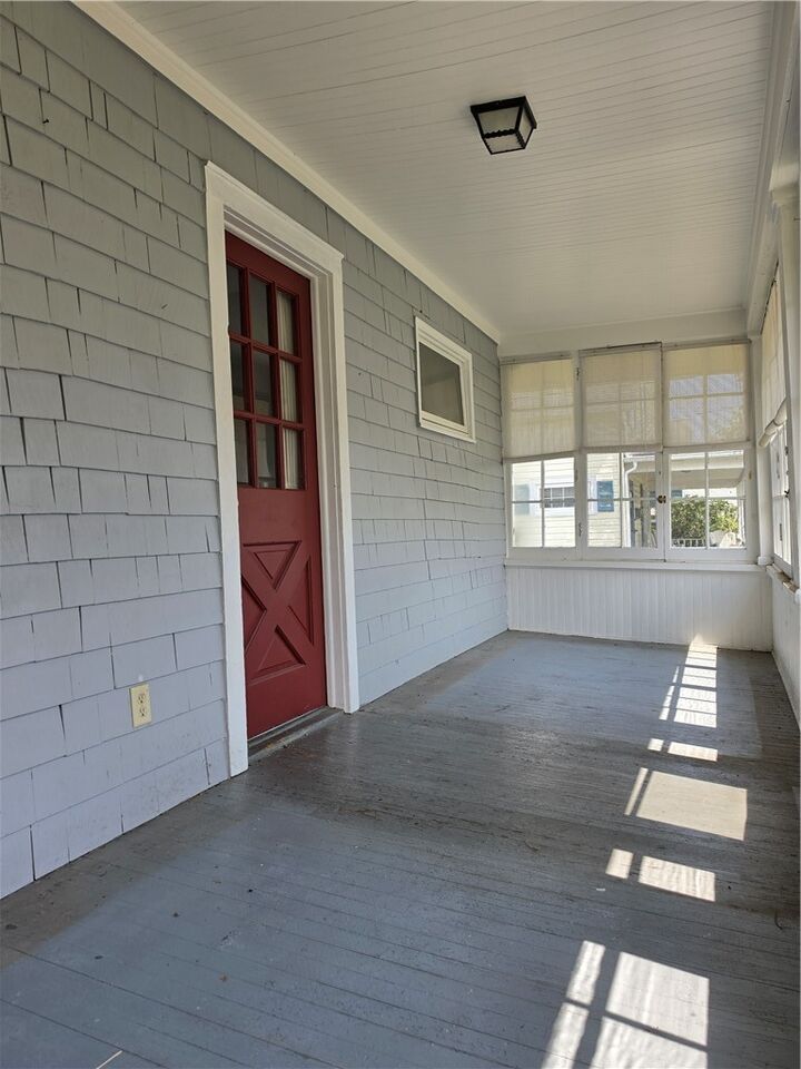 Property Photo:  622 Yale Street  NY 14904 