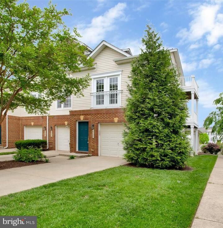 Property Photo:  2529 Briar Ridge Lane 2529  MD 21113 