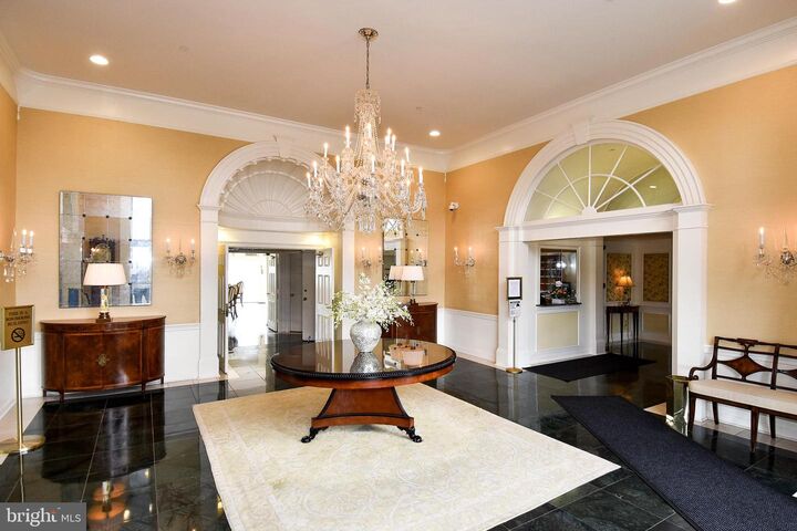 Property Photo:  1250 S Washington Street S 614  VA 22314 