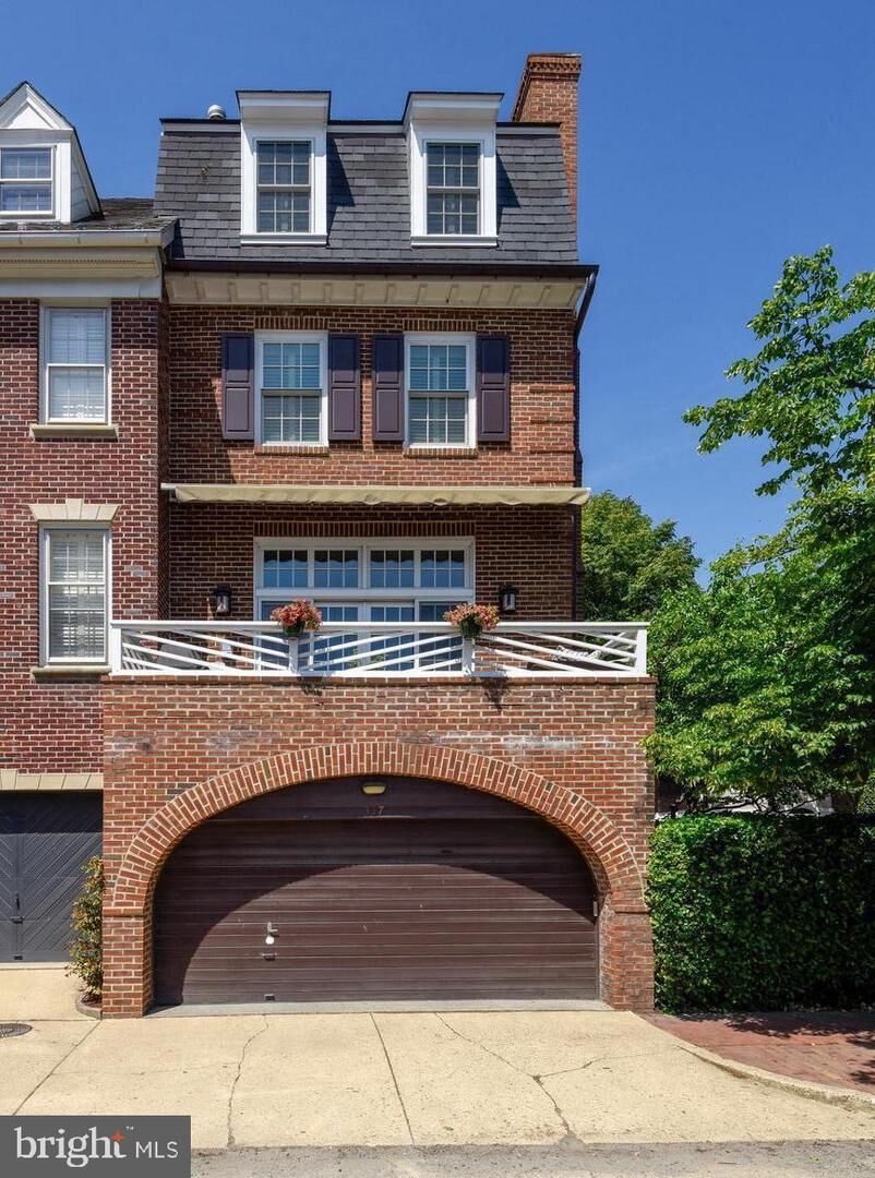 Property Photo:  317 S Union Street  VA 22314 