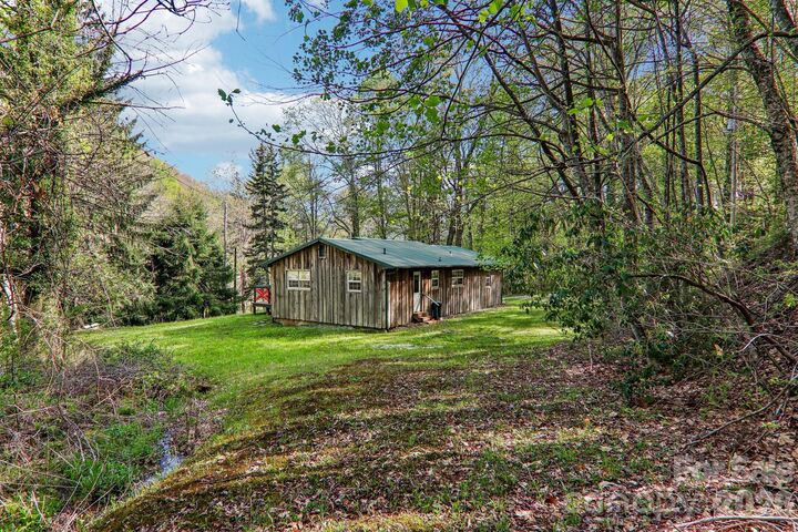 Property Photo: 28 Mull Cove Road NC 28751