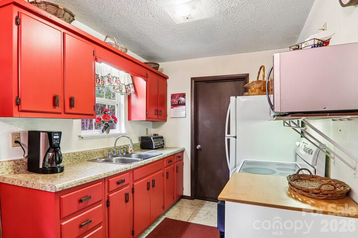 Property Photo:  28 Mull Cove Road  NC 28751 