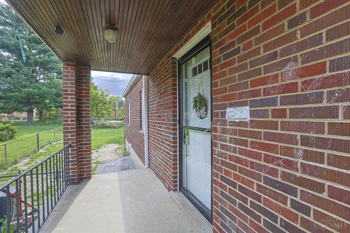 Property Photo: 976 Woodbriar Lane OH 45238