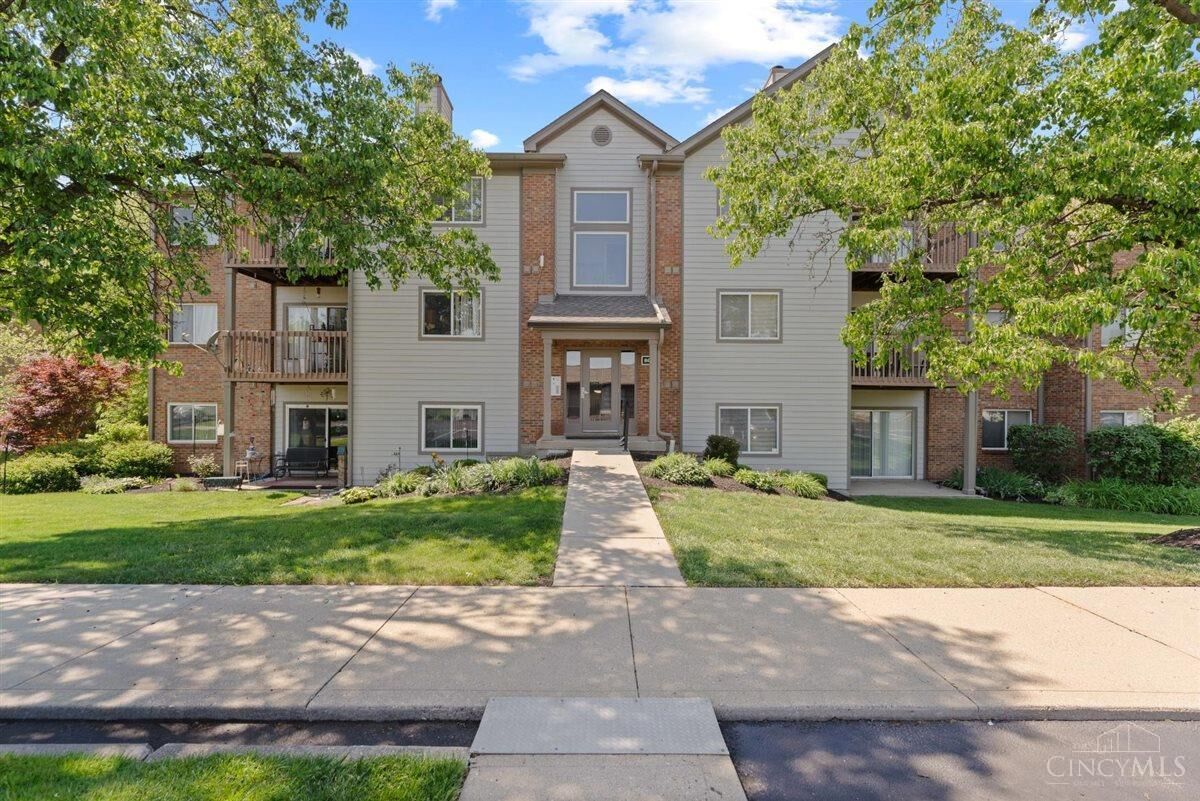 Property Photo:  8839 Eagleview Drive  OH 45069 