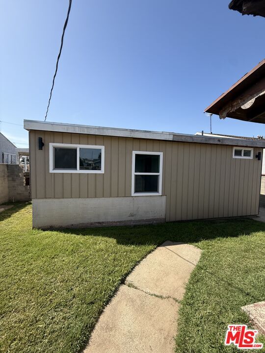 Property Photo: 3401 W 110th St CA 90303