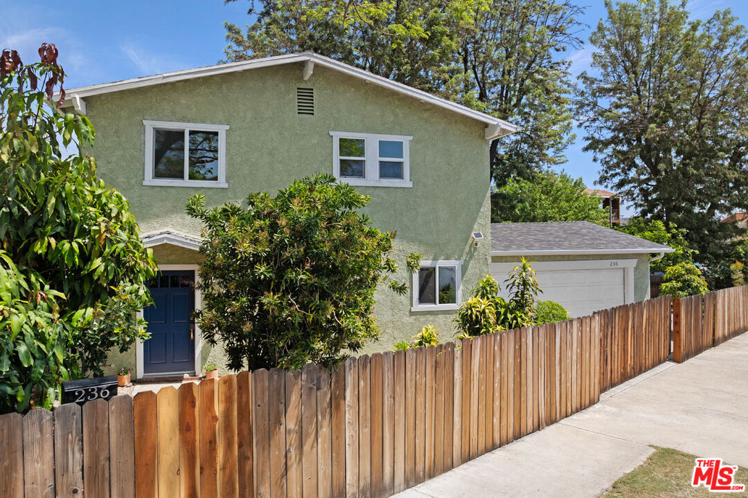 Property Photo:  236 S Avenue 22  CA 90031 