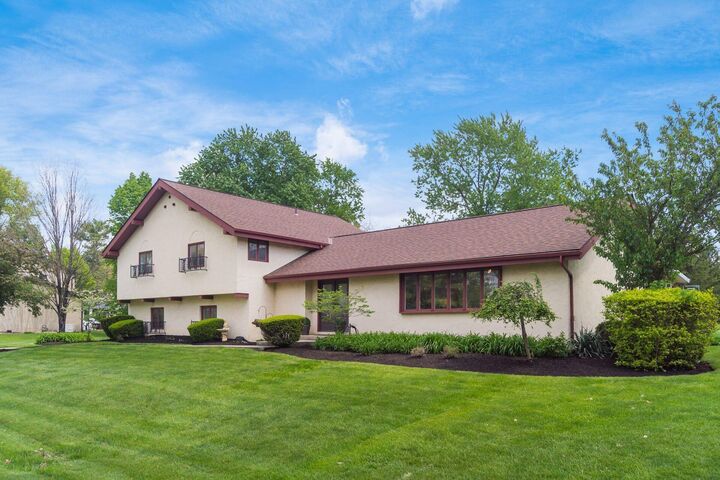 Property Photo:  240 Old Trail Drive  OH 43213 