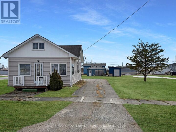 135 Queen Street — photo 1