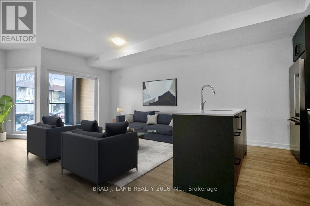 Property Photo:  35 Birchcliff Avenue 11  ON M1N 0C1 