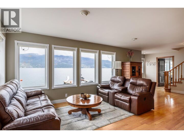 Property Photo: 17824 Juniper Cove Road BC V4V 1B8