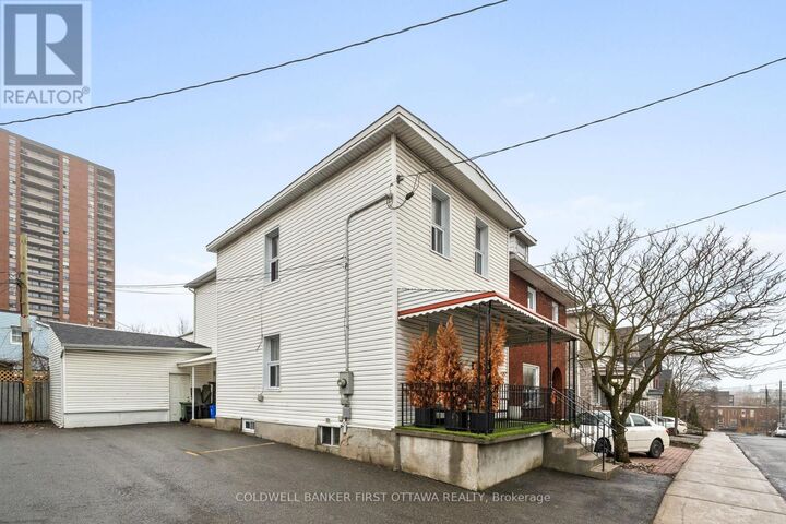 Property Photo:  118 Willow Street  ON K1R 6W3 