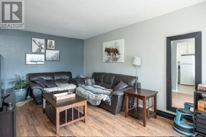 Photo de la propriété:  326 Dewe Ave  ON P7A 2G3 