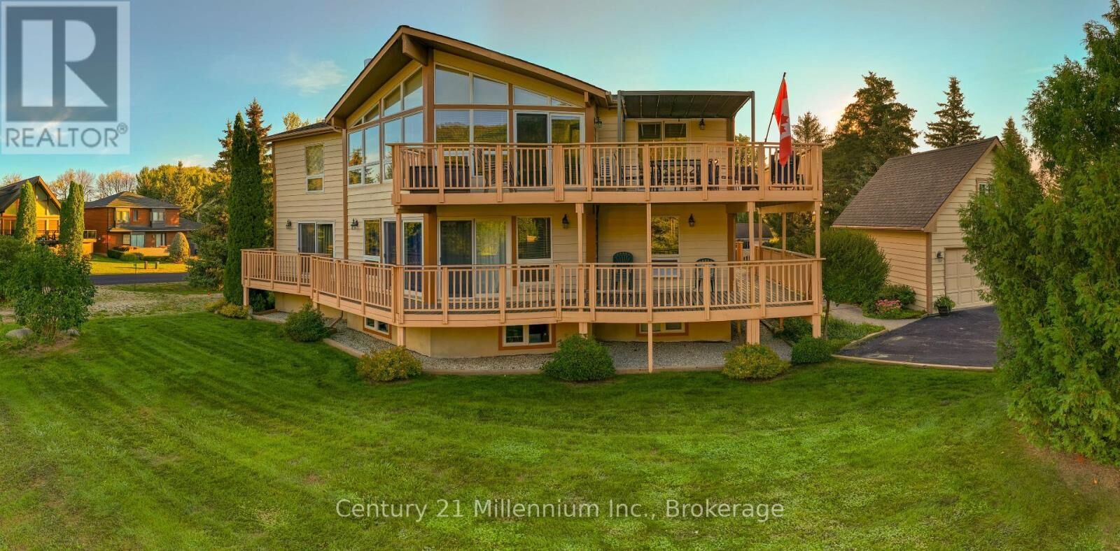 Property Photo:  130 Pioneer Lane  ON L9Y 0M7 