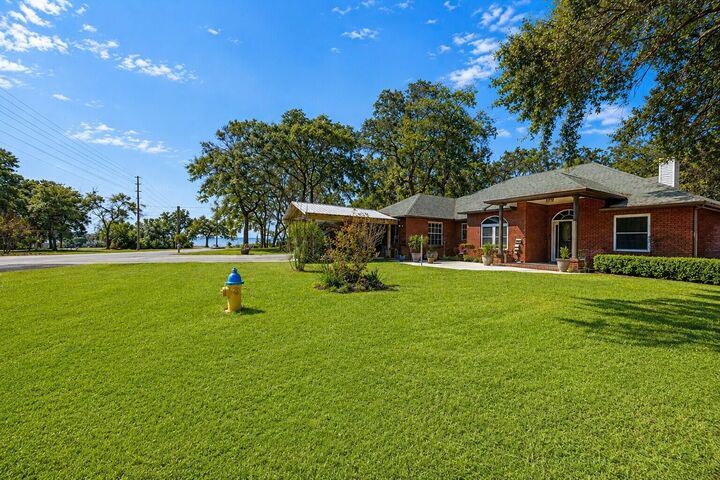 Property Photo:  328 Chippewa Drive  FL 32578 