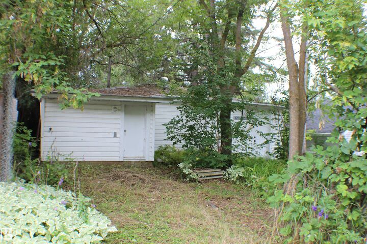 Property Photo: 620 Lakeside Point(E) AB T7Z 2T5