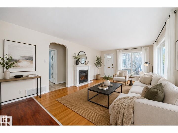 5204 112 Avenue NW — photo 1