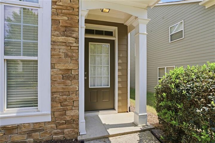 Property Photo: 5035 Stonehaven View GA 30040