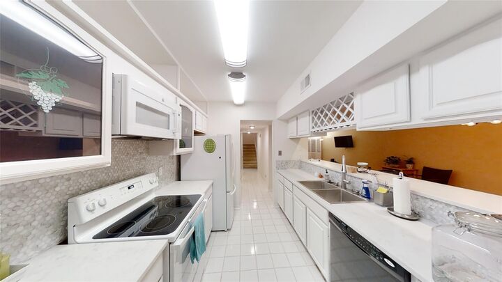 Property Photo: 1970 Augusta Drive TX 77057
