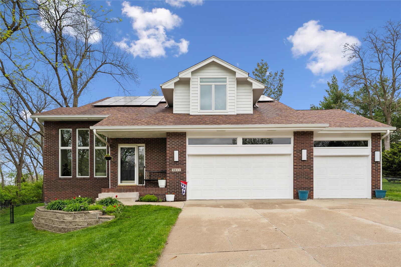 Property Photo:  3011 Rhett Circle  IA 50321 
