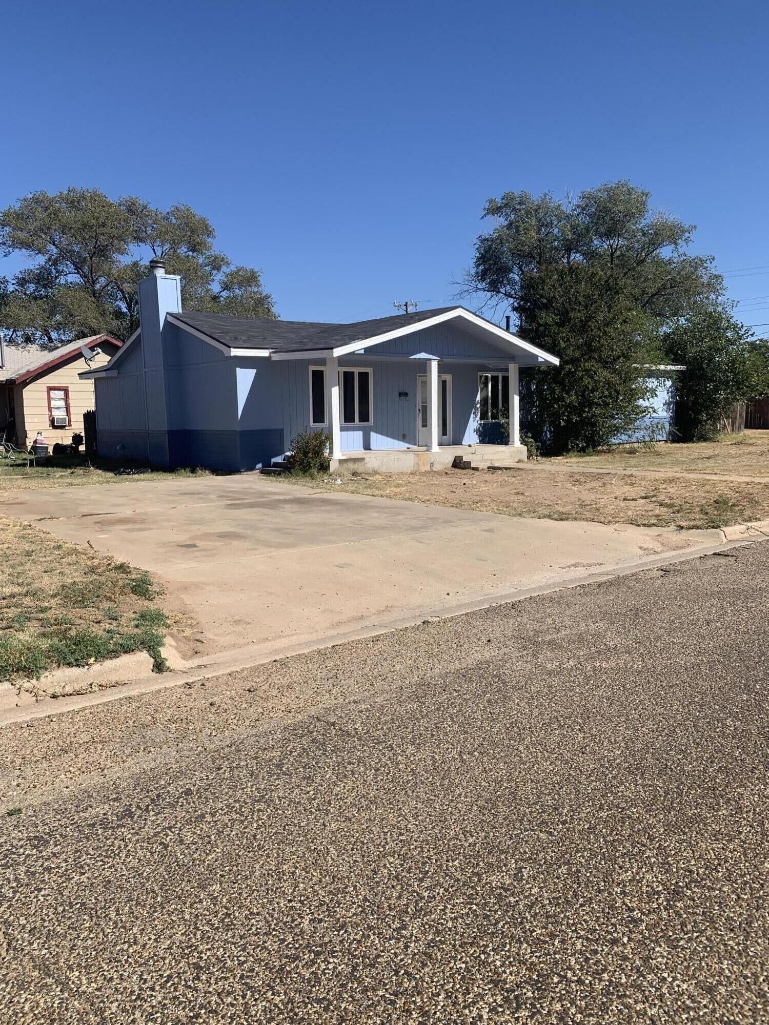 Property Photo:  750 S 13th Street  TX 79364 